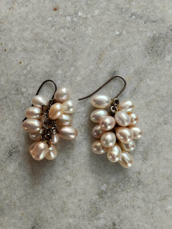 Pearl Grapvine Earring
