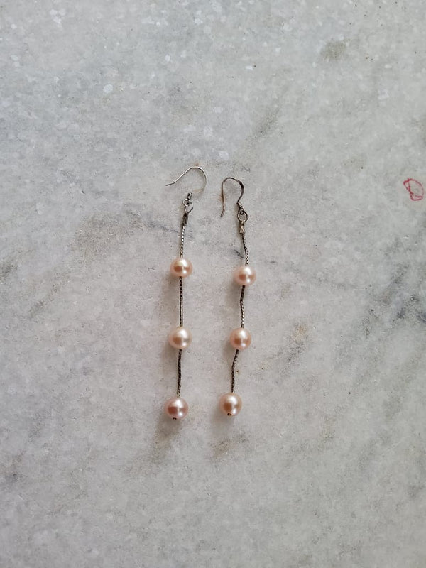 Three pearl in a string Earring
